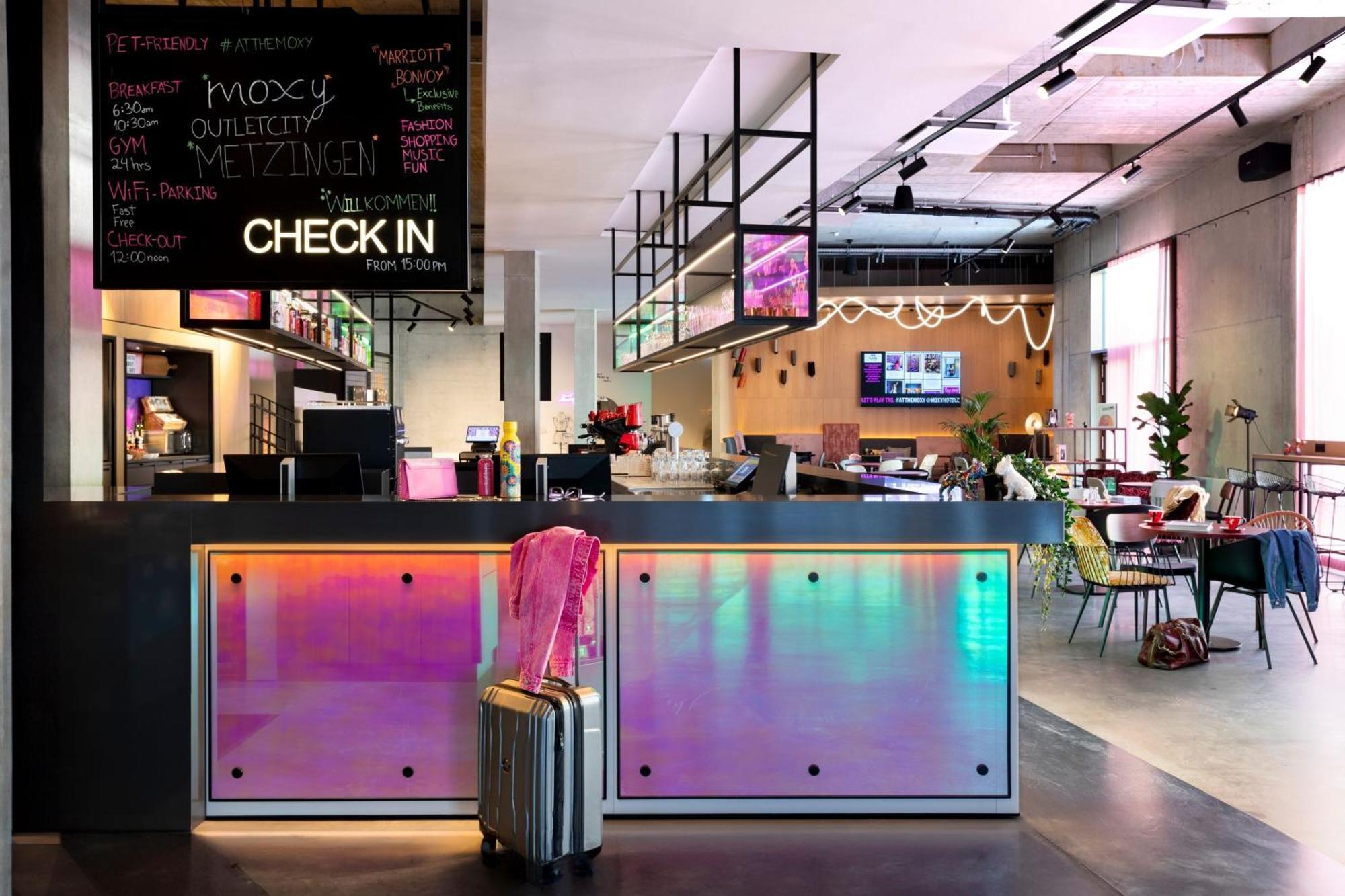 Moxy Outletcity Metzingen Metzingen  Exterior foto